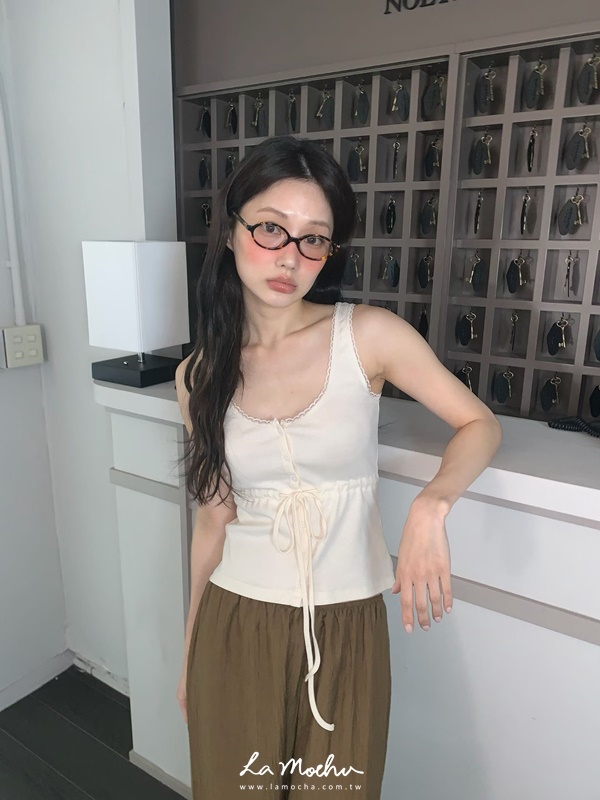 挖肩蕾絲滾邊綁帶背心